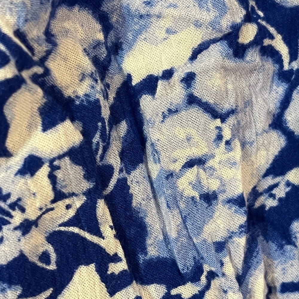 Liz Claiborne Blue and White Sleeveless top. AA - Picture 6 of 6